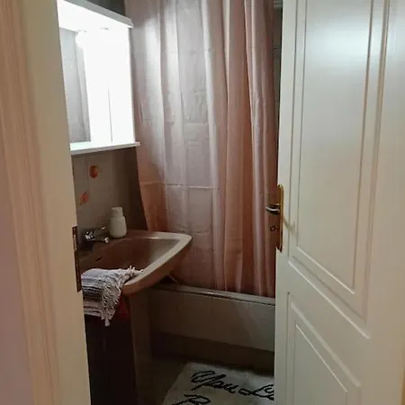 Vincent - Central 2 Bedroom 79sqm Appartement