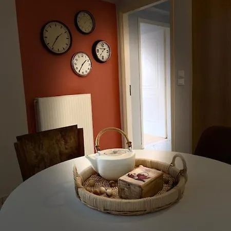 Vincent - Central 2 Bedroom 79sqm Apartment